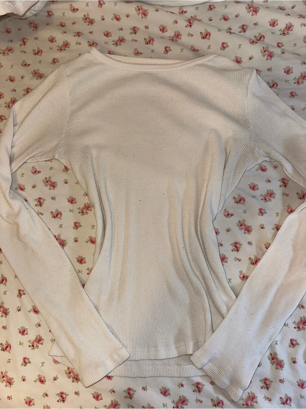 Brandy Melville Off-White Ribbed Long-Sleeve Crew Sweater